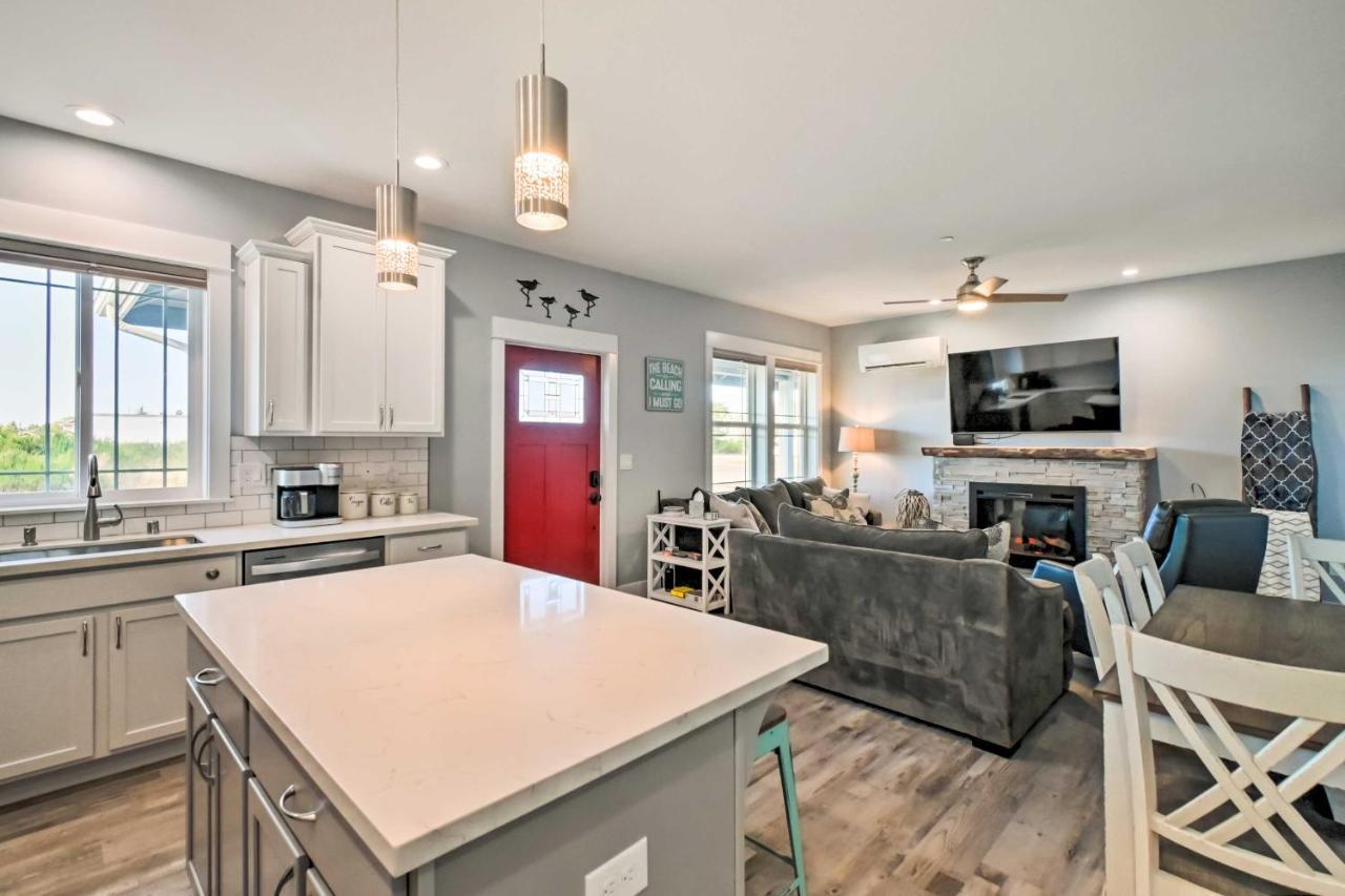 Ocean Shores Getaway With Fireplace And Hot Tub! Zewnętrze zdjęcie